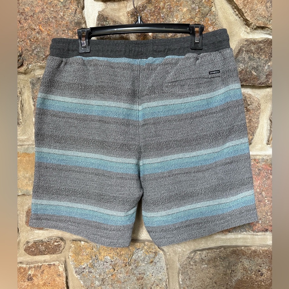O’NEILL MEN’S SHORTS. SIZE L. - Picture 4 of 5